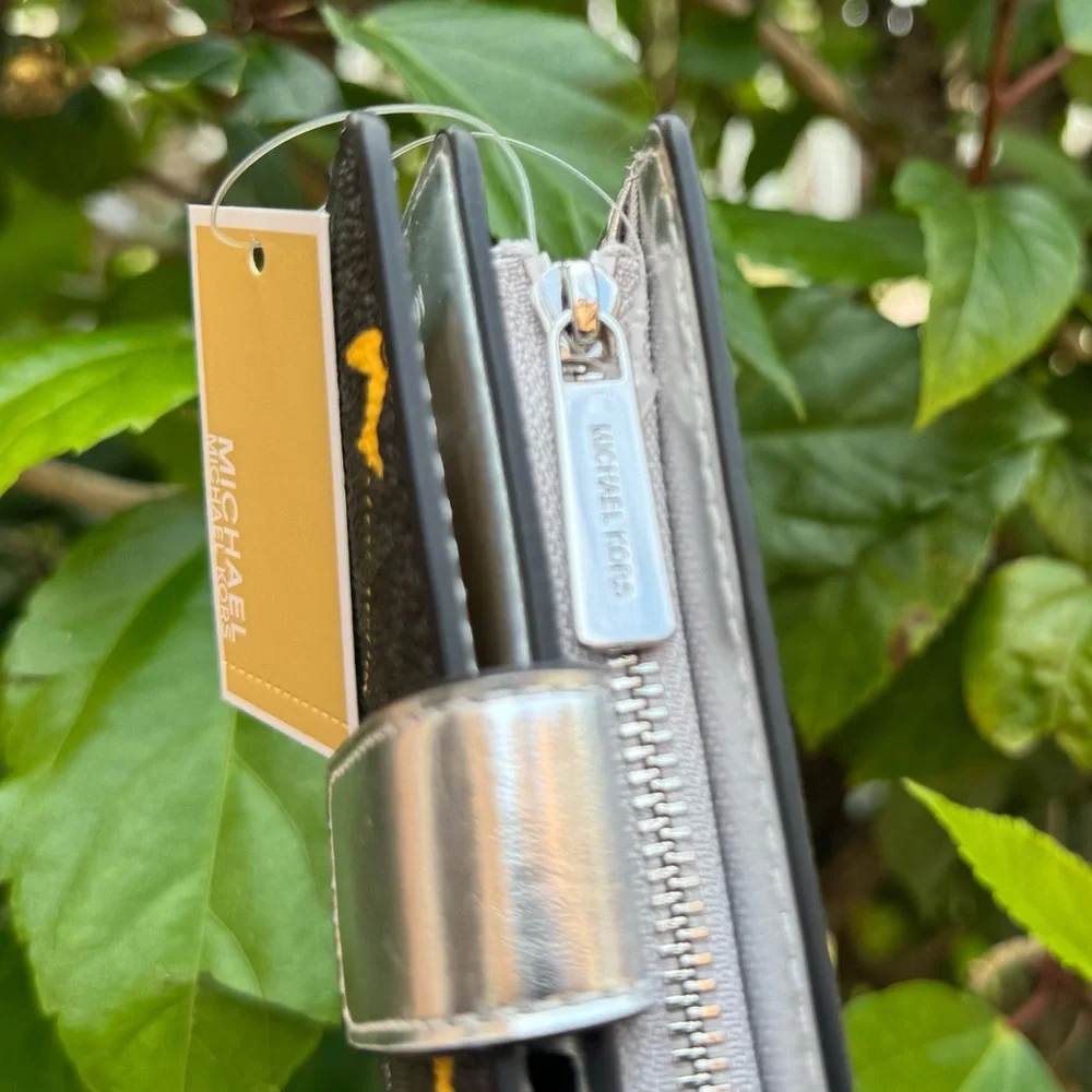 Michael Kors Jet Set Travel Bifold Wallet MK Black Multi Airplane Limited - Picture 10 of 14